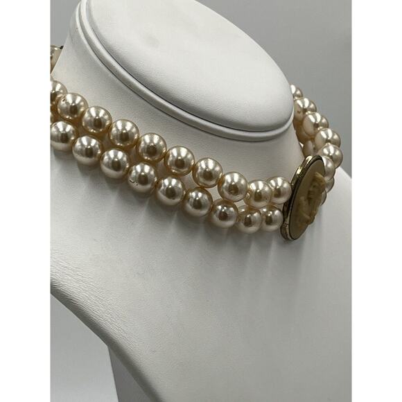 Extasia Signed Vintage Cream Faux Pearl Two Strand Yellow Shell Cameo Necklace - Picture 3 of 15